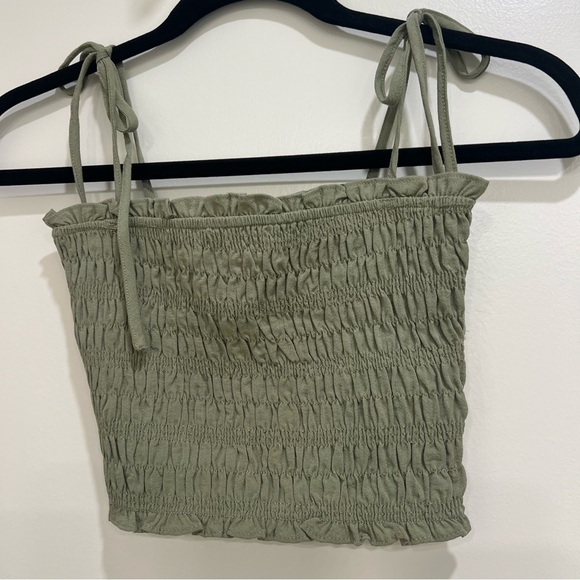 Scrunch Crop Top - Picture 3 of 8